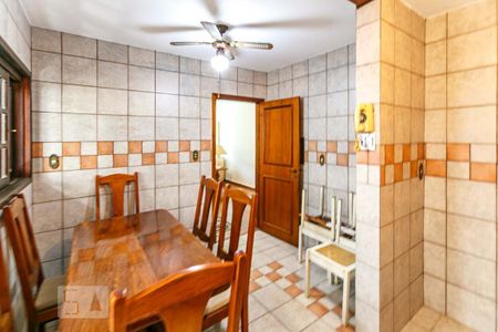 Apartamento para alugar com 218m², 3 quartos e 3 vagas Apartamento para alugar com 218m², 3 quartos e 3 vagasCozinha