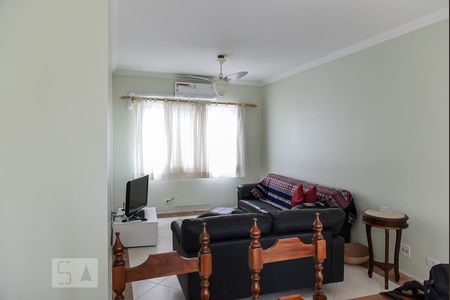 Detalhe sala de apartamento para alugar com 4 quartos, 150m² em Vila Maia, Guarujá