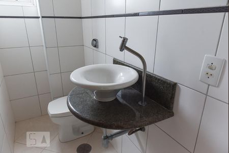 Lavabo de apartamento para alugar com 4 quartos, 150m² em Vila Maia, Guarujá