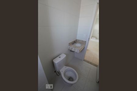 Banheiro Social de apartamento para alugar com 2 quartos, 54m² em Vila Galvão, Guarulhos