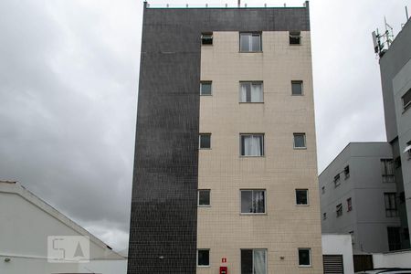 Apartamento para alugar com 60m², 3 quartos e 1 vagaFachada do bloco