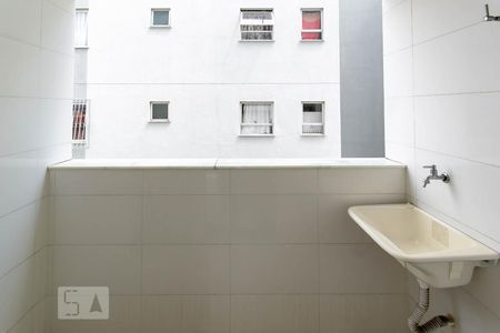 Apartamento para alugar com 60m², 3 quartos e 1 vagaÁrea de Serviço