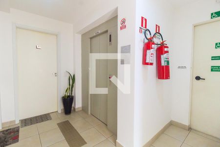 Apartamento para alugar com 41m², 2 quartos e sem vaga Apartamento para alugar com 41m², 2 quartos e sem vagaHall