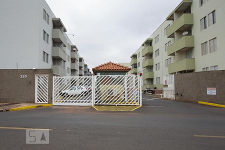 Apartamento para alugar com 70m², 2 quartos e 1 vagaFachada