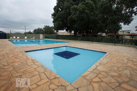 Apartamento para alugar com 70m², 2 quartos e 1 vagaÁrea comum - piscinas