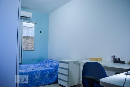 Quarto 1 de casa para alugar com 2 quartos, 75m² em Jardim Carioca, Rio de Janeiro