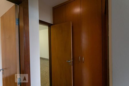 Corredor de apartamento para alugar com 3 quartos, 90m² em São Lucas, Belo Horizonte