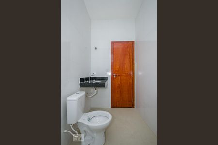 Banheiro de casa para alugar com 1 quarto, 44m² em Bonfim, Belo Horizonte