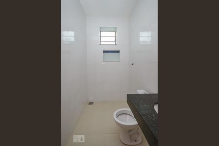 Banheiro de casa para alugar com 1 quarto, 44m² em Bonfim, Belo Horizonte