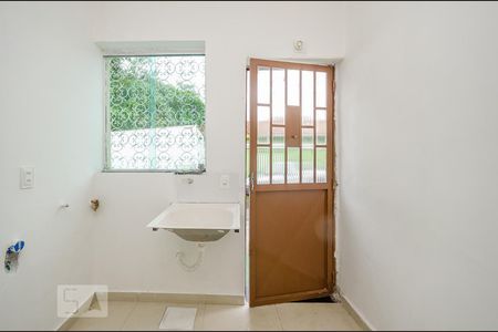 Sala - Cozinha de casa para alugar com 1 quarto, 43m² em Bonfim, Belo Horizonte