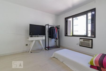 Dormitório de apartamento à venda com 2 quartos, 149m² em Partenon, Porto Alegre