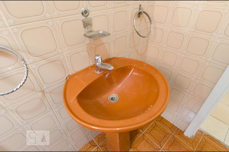 Casa à venda com 170m², 4 quartos e 2 vagasBanheiro