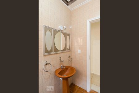 Casa à venda com 170m², 4 quartos e 2 vagasBanheiro