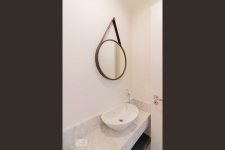 Lavabo de apartamento para alugar com 2 quartos, 97m² em Moema, São Paulo