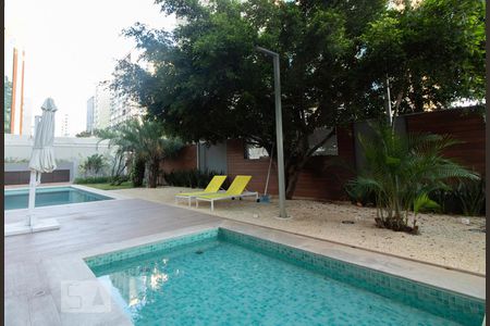Apartamento para alugar com 97m², 2 quartos e 2 vagas Apartamento para alugar com 97m², 2 quartos e 2 vagasÁrea comum - Piscina