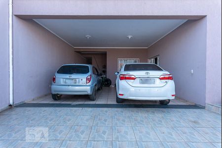 Casa para alugar com 240m², 4 quartos e 3 vagas Casa para alugar com 240m², 4 quartos e 3 vagasGaragem