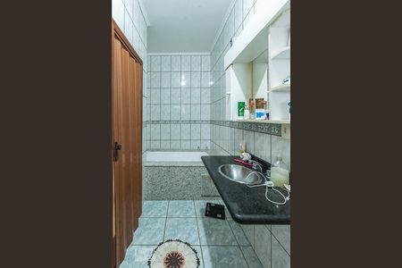 Banheiro da Suíte de casa para alugar com 4 quartos, 240m² em Parque Jambeiro, Campinas