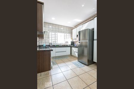 Casa para alugar com 240m², 4 quartos e 3 vagas Casa para alugar com 240m², 4 quartos e 3 vagasCozinha