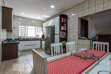 Casa para alugar com 240m², 4 quartos e 3 vagas Casa para alugar com 240m², 4 quartos e 3 vagasCozinha