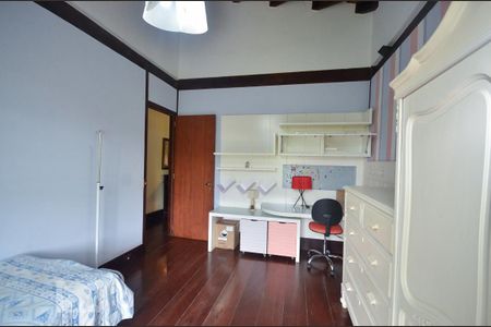 Casa de condomínio à venda com 379m², 4 quartos e 2 vagasQuarto 2