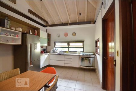 Casa de condomínio à venda com 379m², 4 quartos e 2 vagasCozinha