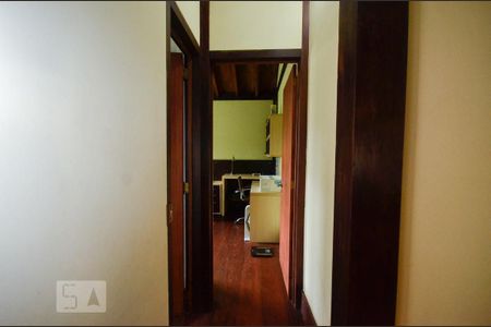 Casa de condomínio à venda com 379m², 4 quartos e 2 vagasCorredor