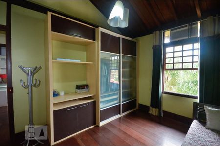 Casa de condomínio à venda com 379m², 4 quartos e 2 vagasQuarto 3