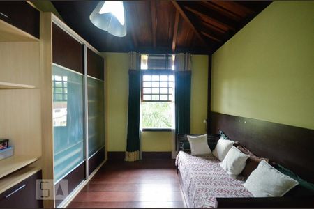 Casa de condomínio à venda com 379m², 4 quartos e 2 vagasQuarto 3