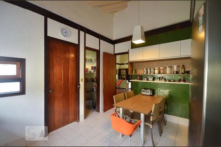 Casa de condomínio à venda com 379m², 4 quartos e 2 vagasCozinha