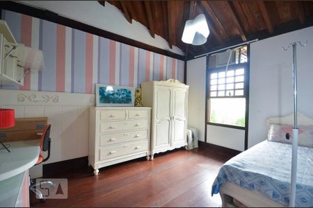 Casa de condomínio à venda com 379m², 4 quartos e 2 vagasQuarto 2