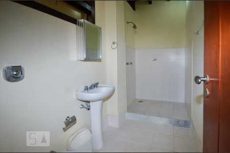 Casa de condomínio à venda com 379m², 4 quartos e 2 vagasBanheiro