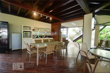 Casa de condomínio à venda com 379m², 4 quartos e 2 vagasÁrea Gourmet