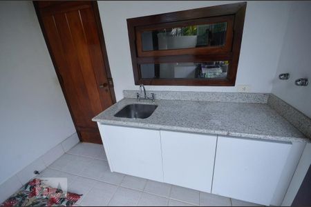 Casa de condomínio à venda com 379m², 4 quartos e 2 vagasÁrea de Serviço