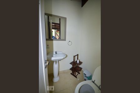 Casa de condomínio à venda com 379m², 4 quartos e 2 vagasLavabo