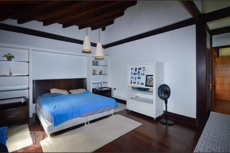 Casa de condomínio à venda com 379m², 4 quartos e 2 vagasSuíte