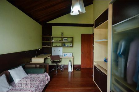 Casa de condomínio à venda com 379m², 4 quartos e 2 vagasQuarto 3