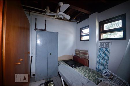 Casa de condomínio à venda com 379m², 4 quartos e 2 vagasQuarto de Serviço