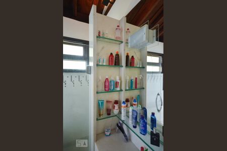 Casa de condomínio à venda com 379m², 4 quartos e 2 vagasBanheiro da Suíte