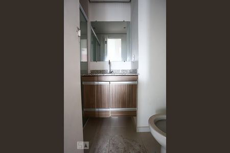Banheiro de apartamento para alugar com 2 quartos, 65m² em Jardim Parque Morumbi, São Paulo