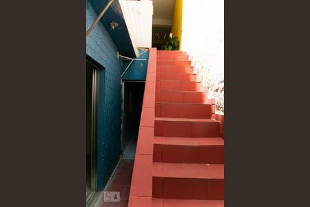 Casa para alugar com 55m², 2 quartos e sem vagaEscada