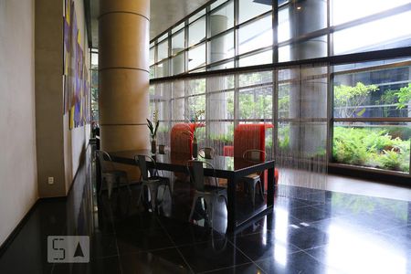 Studio à venda com 39m², 1 quarto e 1 vagaEntrada