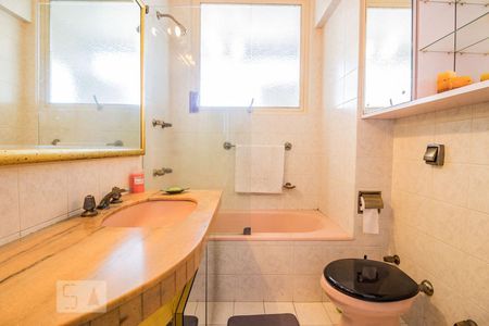 Apartamento à venda com 243m², 3 quartos e 1 vagaBanheiro Social