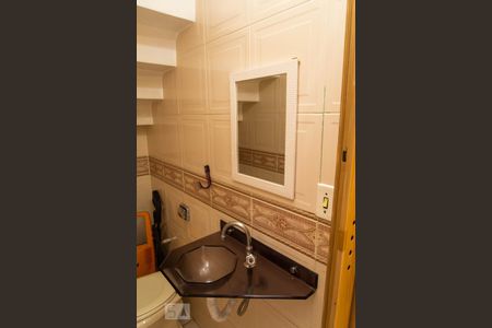 Casa à venda com 120m², 2 quartos e 2 vagasLavabo