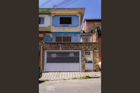 Casa à venda com 120m², 2 quartos e 2 vagasFachada
