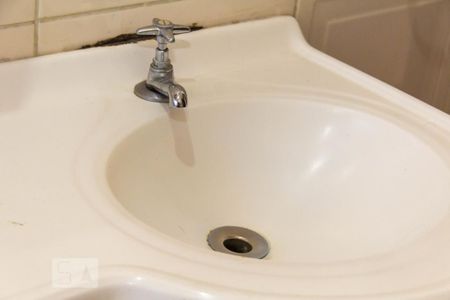 Casa à venda com 120m², 2 quartos e 2 vagasBanheiro