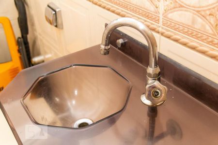 Casa à venda com 120m², 2 quartos e 2 vagasLavabo