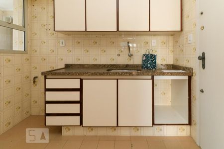 Apartamento para alugar com 90m², 2 quartos e 1 vagaCozinha