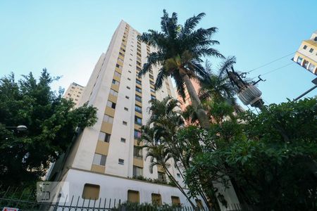 Apartamento para alugar com 90m², 2 quartos e 1 vagaFachada