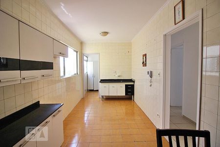 Apartamento para alugar com 65m², 2 quartos e 1 vagaCozinha