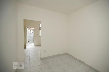 Quarto de casa para alugar com 1 quarto, 80m² em Cascadura, Rio de Janeiro